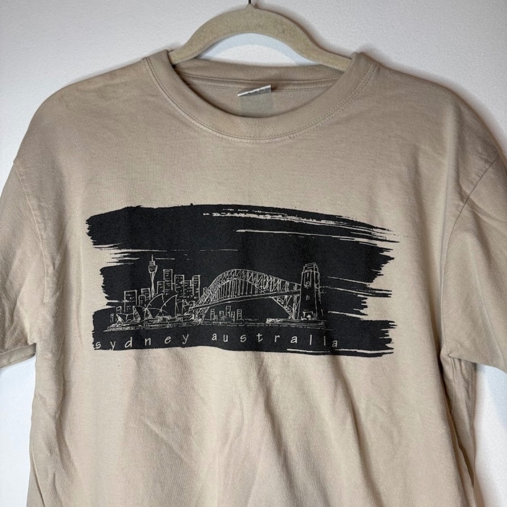 Vintage Sydney Harbor Australia Graphic T-Shirt Tan Brown Black